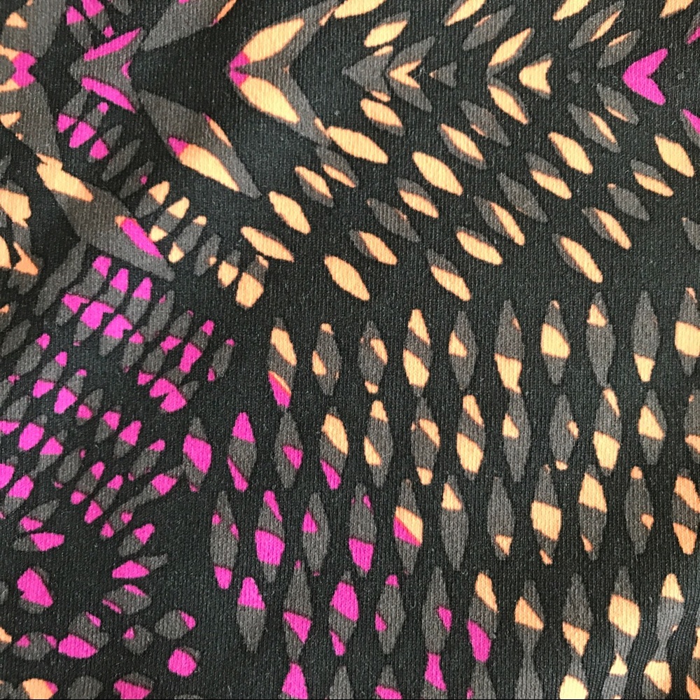 Fabletics Salar Printed Powerhold Capri Leggings - image 5